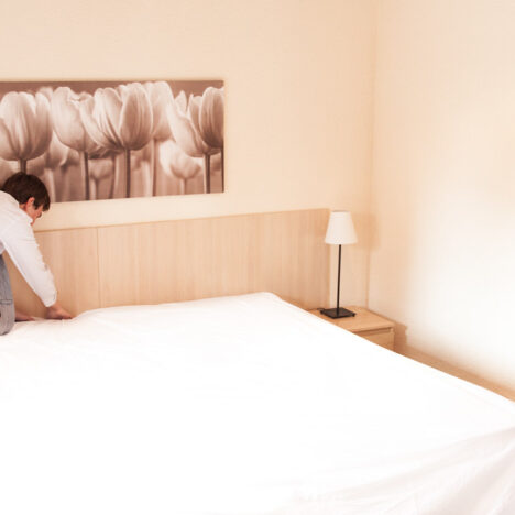 Hotels and Motels near me with Jacuzzi in room