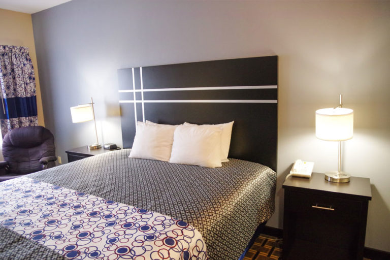 Romantic Jacuzzi Suites in Orange City Iowa Dutch Inn and Suites