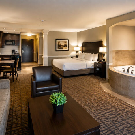 6 Benefits of Suite Rooms Near Orange City Iowa for Festivals